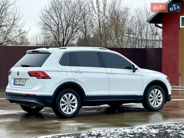 Белый Фольксваген Тигуан, объемом двигателя 2 л и пробегом 210 тыс. км за 23999 $, фото 27 на Automoto.ua