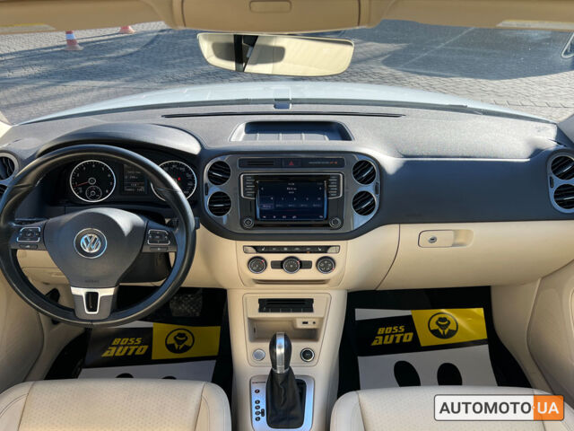 Білий Фольксваген Тігуан, об'ємом двигуна 2 л та пробігом 150 тис. км за 15999 $, фото 10 на Automoto.ua