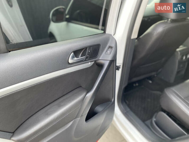 Білий Фольксваген Тігуан, об'ємом двигуна 1.98 л та пробігом 108 тис. км за 12699 $, фото 28 на Automoto.ua