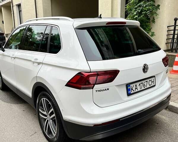 Белый Фольксваген Тигуан, объемом двигателя 1.97 л и пробегом 355 тыс. км за 19000 $, фото 4 на Automoto.ua