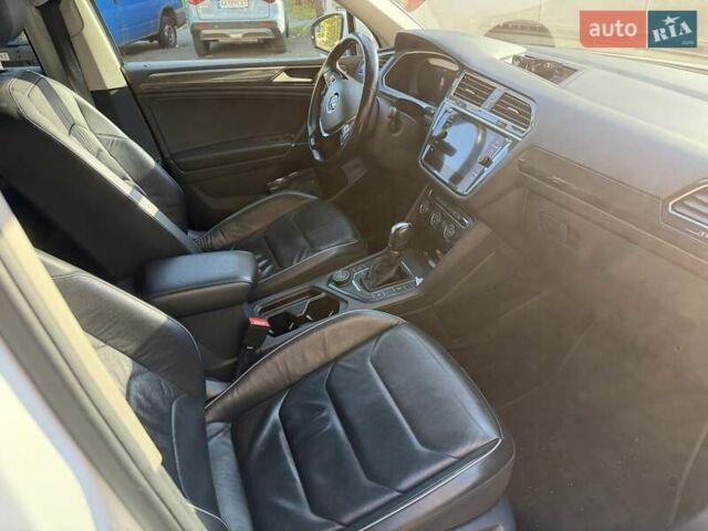 Білий Фольксваген Тігуан, об'ємом двигуна 1.98 л та пробігом 148 тис. км за 24000 $, фото 5 на Automoto.ua