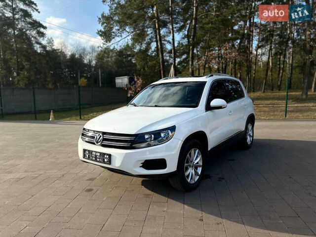Белый Фольксваген Тигуан, объемом двигателя 2 л и пробегом 190 тыс. км за 11999 $, фото 1 на Automoto.ua