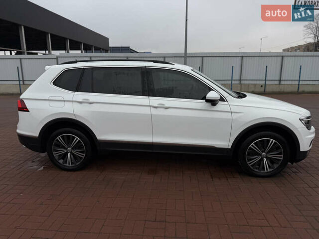 Білий Фольксваген Тігуан, об'ємом двигуна 1.98 л та пробігом 163 тис. км за 17500 $, фото 53 на Automoto.ua