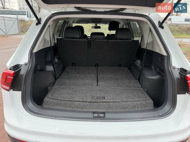 Білий Фольксваген Тігуан, об'ємом двигуна 1.98 л та пробігом 163 тис. км за 17500 $, фото 88 на Automoto.ua