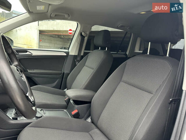 Білий Фольксваген Тігуан, об'ємом двигуна 2 л та пробігом 144 тис. км за 19500 $, фото 32 на Automoto.ua