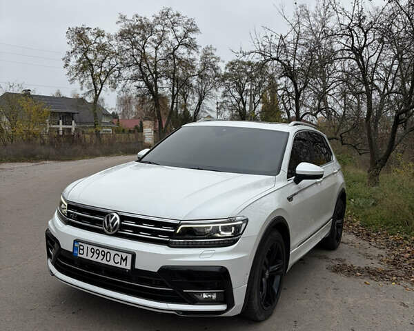 Белый Фольксваген Тигуан, объемом двигателя 1.97 л и пробегом 167 тыс. км за 28000 $, фото 2 на Automoto.ua