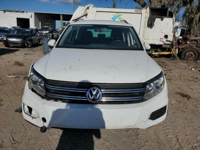 Білий Фольксваген Тігуан, об'ємом двигуна 2 л та пробігом 134 тис. км за 10999 $, фото 1 на Automoto.ua