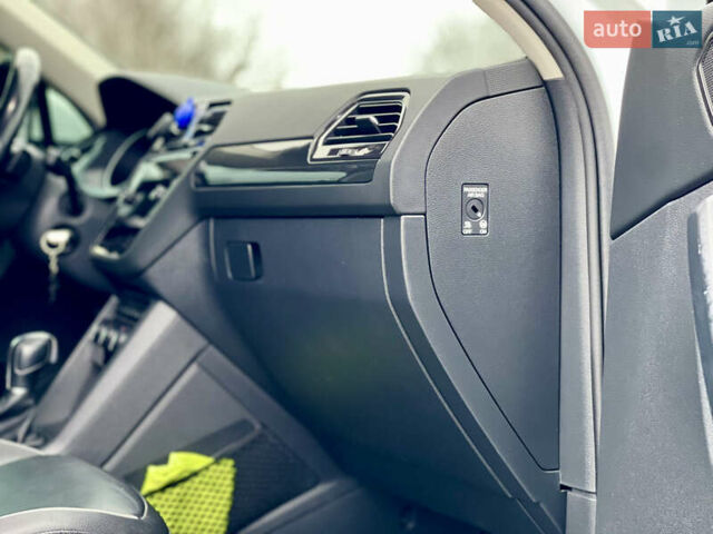 Белый Фольксваген Тигуан, объемом двигателя 2 л и пробегом 210 тыс. км за 23999 $, фото 59 на Automoto.ua