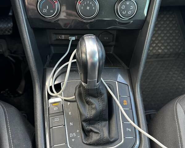 Білий Фольксваген Тігуан, об'ємом двигуна 1.98 л та пробігом 179 тис. км за 23500 $, фото 8 на Automoto.ua