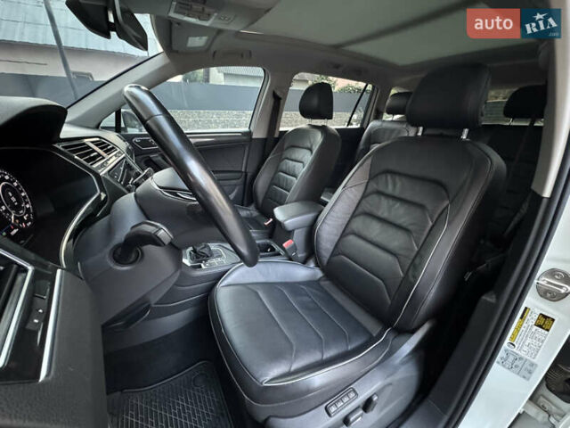 Білий Фольксваген Тігуан, об'ємом двигуна 1.98 л та пробігом 74 тис. км за 22222 $, фото 22 на Automoto.ua