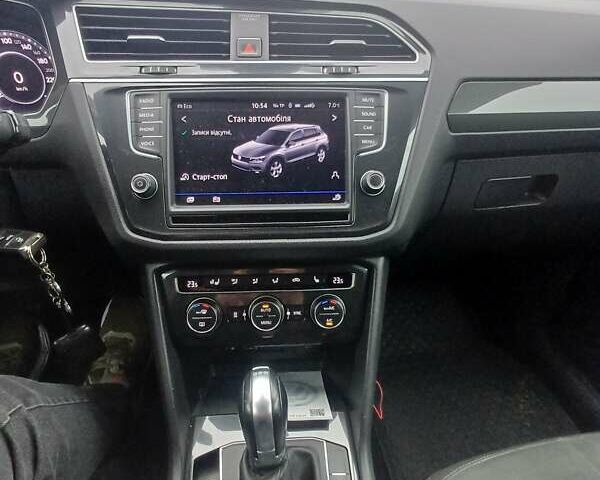 Белый Фольксваген Тигуан, объемом двигателя 1.98 л и пробегом 195 тыс. км за 25000 $, фото 5 на Automoto.ua