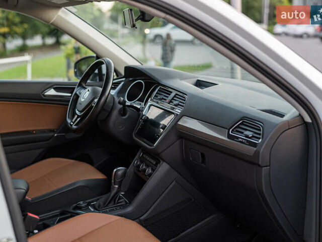 Білий Фольксваген Тігуан, об'ємом двигуна 2 л та пробігом 169 тис. км за 20900 $, фото 14 на Automoto.ua