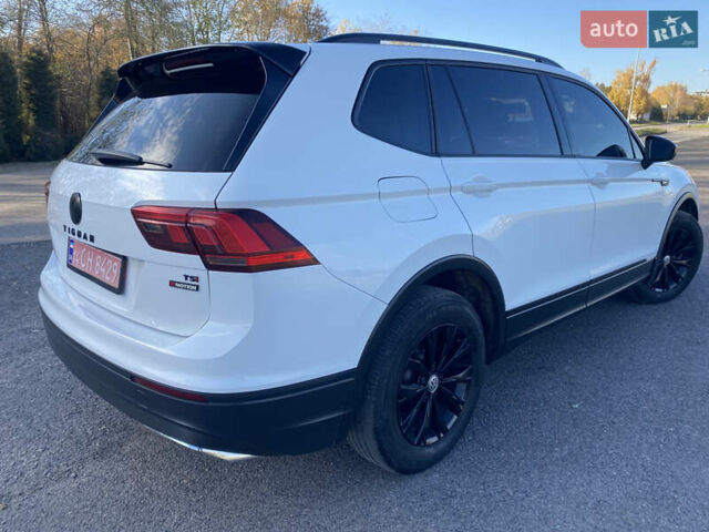 Белый Фольксваген Тигуан, объемом двигателя 2 л и пробегом 166 тыс. км за 14700 $, фото 23 на Automoto.ua