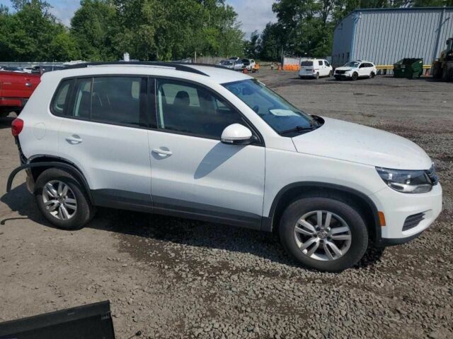 Білий Фольксваген Тігуан, об'ємом двигуна 0 л та пробігом 66 тис. км за 2000 $, фото 3 на Automoto.ua