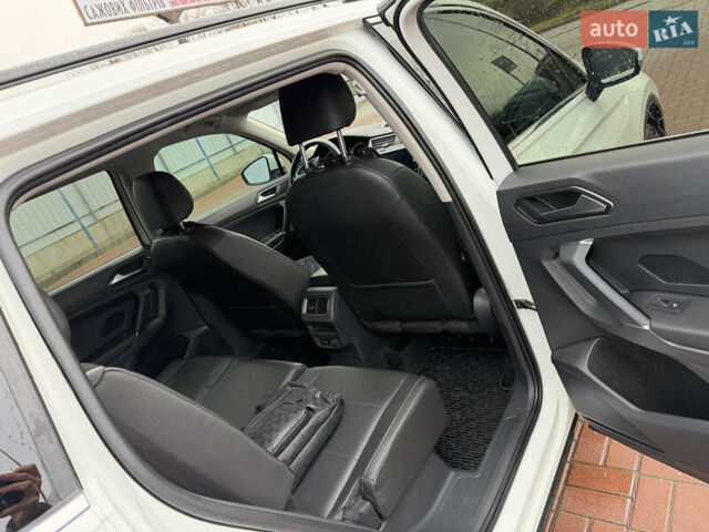 Білий Фольксваген Тігуан, об'ємом двигуна 1.98 л та пробігом 163 тис. км за 17500 $, фото 93 на Automoto.ua