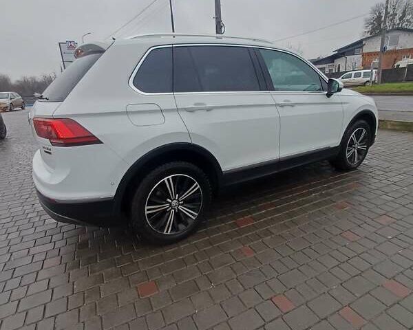 Белый Фольксваген Тигуан, объемом двигателя 1.98 л и пробегом 195 тыс. км за 25000 $, фото 2 на Automoto.ua