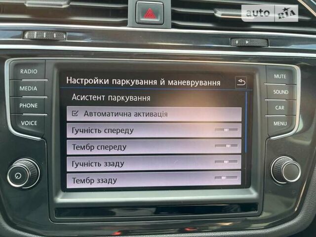 Білий Фольксваген Тігуан, об'ємом двигуна 2 л та пробігом 211 тис. км за 25800 $, фото 120 на Automoto.ua