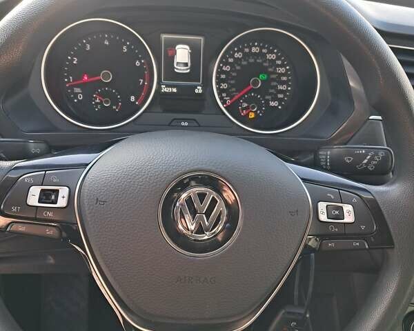 Белый Фольксваген Тигуан, объемом двигателя 2 л и пробегом 243 тыс. км за 13700 $, фото 16 на Automoto.ua