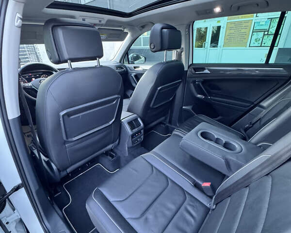 Білий Фольксваген Тігуан, об'ємом двигуна 1.98 л та пробігом 156 тис. км за 26500 $, фото 27 на Automoto.ua