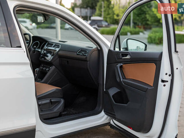 Білий Фольксваген Тігуан, об'ємом двигуна 2 л та пробігом 169 тис. км за 20900 $, фото 12 на Automoto.ua