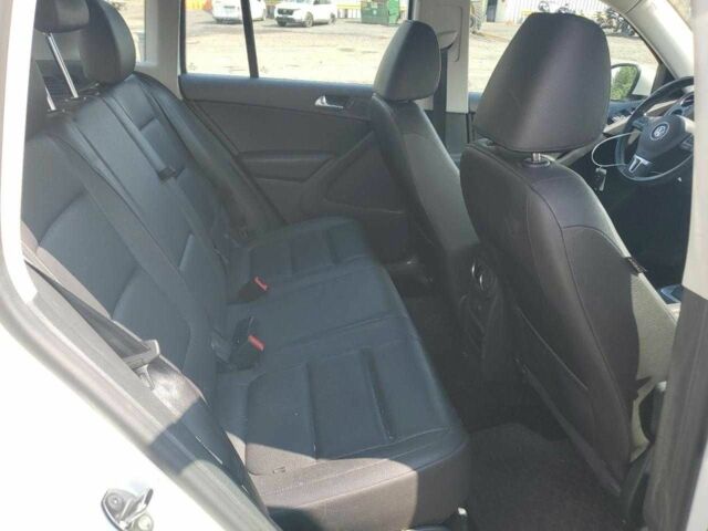 Білий Фольксваген Тігуан, об'ємом двигуна 0 л та пробігом 66 тис. км за 2000 $, фото 10 на Automoto.ua