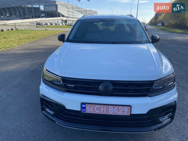 Белый Фольксваген Тигуан, объемом двигателя 2 л и пробегом 166 тыс. км за 14700 $, фото 4 на Automoto.ua