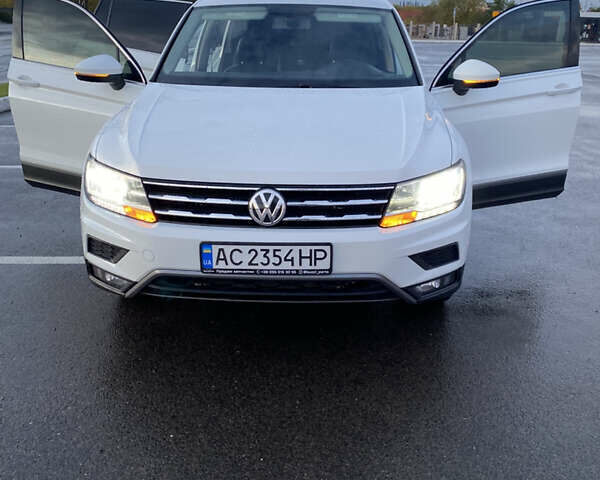 Білий Фольксваген Тігуан, об'ємом двигуна 1.98 л та пробігом 128 тис. км за 24000 $, фото 24 на Automoto.ua