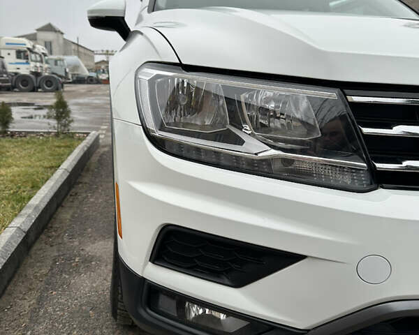 Білий Фольксваген Тігуан, об'ємом двигуна 1.98 л та пробігом 95 тис. км за 20900 $, фото 5 на Automoto.ua