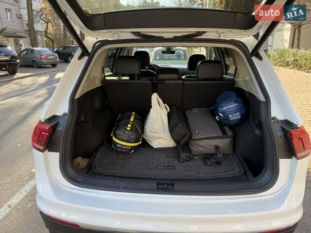 Білий Фольксваген Тігуан, об'ємом двигуна 1.98 л та пробігом 148 тис. км за 24000 $, фото 12 на Automoto.ua