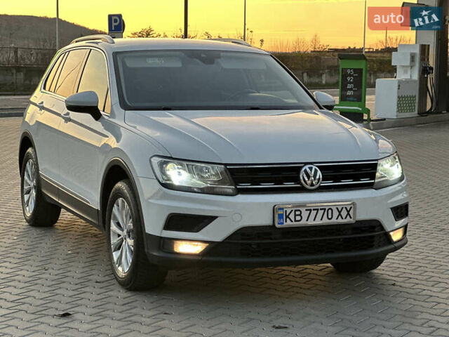Белый Фольксваген Тигуан, объемом двигателя 1.97 л и пробегом 258 тыс. км за 23300 $, фото 3 на Automoto.ua