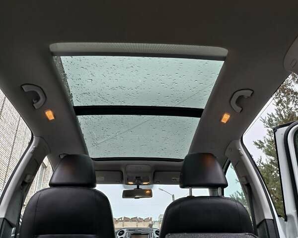 Белый Фольксваген Тигуан, объемом двигателя 1.98 л и пробегом 145 тыс. км за 14200 $, фото 12 на Automoto.ua