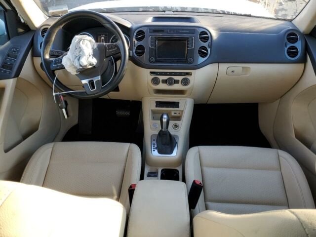 Білий Фольксваген Тігуан, об'ємом двигуна 2 л та пробігом 133 тис. км за 8300 $, фото 7 на Automoto.ua