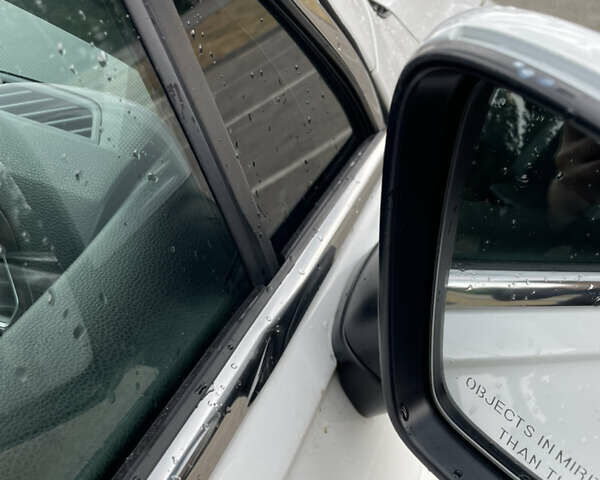 Білий Фольксваген Тігуан, об'ємом двигуна 2 л та пробігом 128 тис. км за 21500 $, фото 19 на Automoto.ua