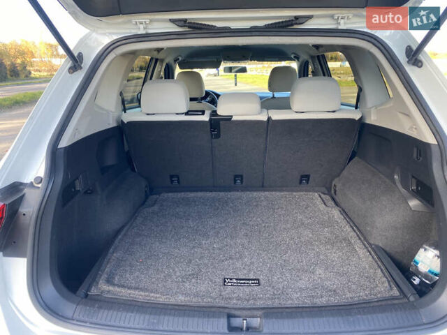 Белый Фольксваген Тигуан, объемом двигателя 2 л и пробегом 166 тыс. км за 14700 $, фото 36 на Automoto.ua