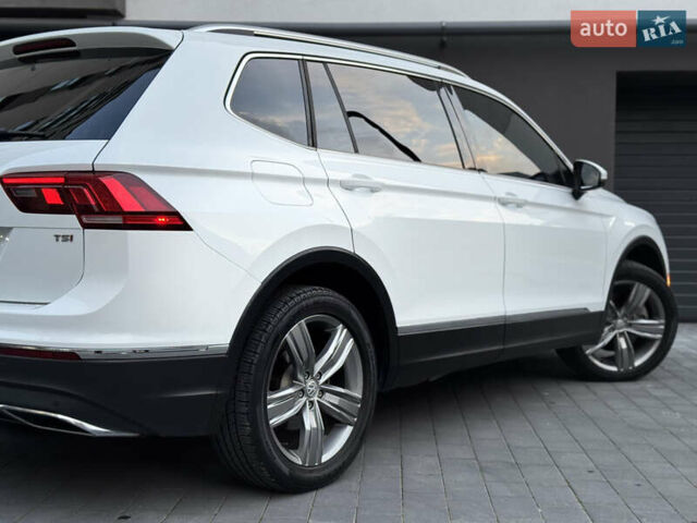Білий Фольксваген Тігуан, об'ємом двигуна 1.98 л та пробігом 74 тис. км за 22222 $, фото 18 на Automoto.ua
