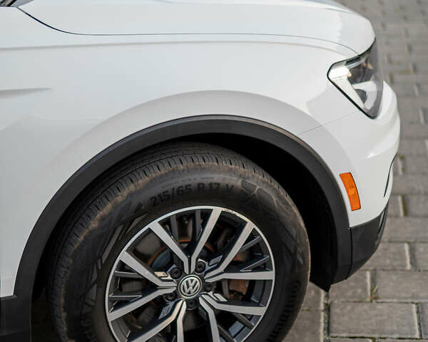 Білий Фольксваген Тігуан, об'ємом двигуна 2 л та пробігом 169 тис. км за 20900 $, фото 9 на Automoto.ua