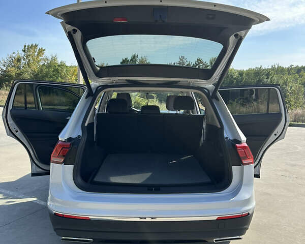 Белый Фольксваген Тигуан, объемом двигателя 2 л и пробегом 67 тыс. км за 26500 $, фото 10 на Automoto.ua