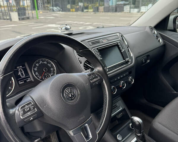 Белый Фольксваген Тигуан, объемом двигателя 1.98 л и пробегом 99 тыс. км за 13700 $, фото 2 на Automoto.ua