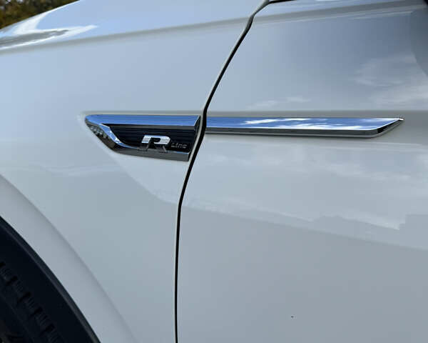 Белый Фольксваген Тигуан, объемом двигателя 1.97 л и пробегом 179 тыс. км за 25500 $, фото 5 на Automoto.ua