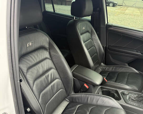 Белый Фольксваген Тигуан, объемом двигателя 1.97 л и пробегом 278 тыс. км за 25500 $, фото 34 на Automoto.ua