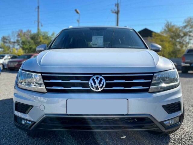 Білий Фольксваген Тігуан, об'ємом двигуна 2 л та пробігом 201 тис. км за 18600 $, фото 3 на Automoto.ua