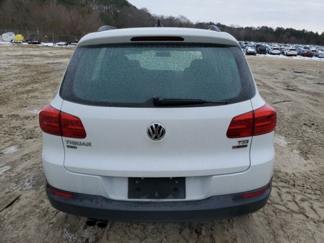 Білий Фольксваген Тігуан, об'ємом двигуна 2 л та пробігом 153 тис. км за 8300 $, фото 4 на Automoto.ua