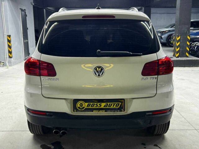 Білий Фольксваген Тігуан, об'ємом двигуна 2 л та пробігом 166 тис. км за 14200 $, фото 4 на Automoto.ua