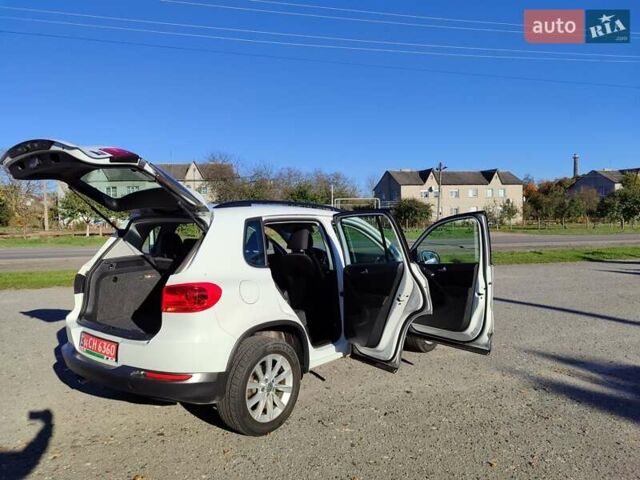 Белый Фольксваген Тигуан, объемом двигателя 2 л и пробегом 93 тыс. км за 13500 $, фото 14 на Automoto.ua