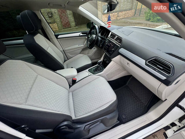 Белый Фольксваген Тигуан, объемом двигателя 1.98 л и пробегом 200 тыс. км за 21950 $, фото 17 на Automoto.ua