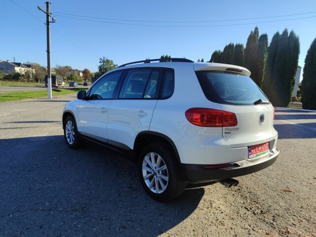 Білий Фольксваген Тігуан, об'ємом двигуна 2 л та пробігом 93 тис. км за 13499 $, фото 4 на Automoto.ua