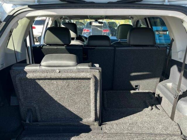 Білий Фольксваген Тігуан, об'ємом двигуна 2 л та пробігом 201 тис. км за 18600 $, фото 10 на Automoto.ua