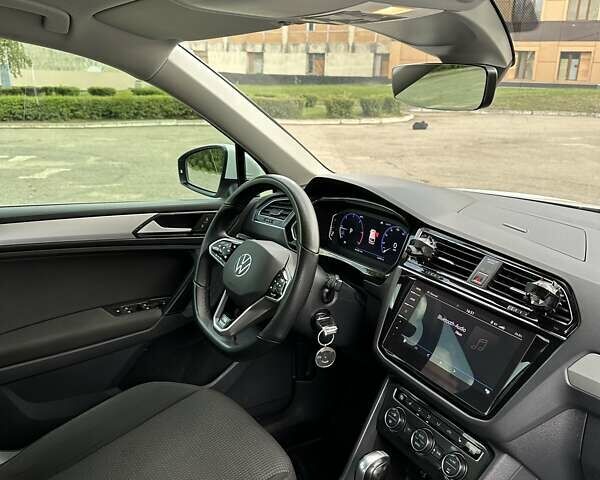 Белый Фольксваген Тигуан, объемом двигателя 2.01 л и пробегом 270 тыс. км за 21300 $, фото 8 на Automoto.ua