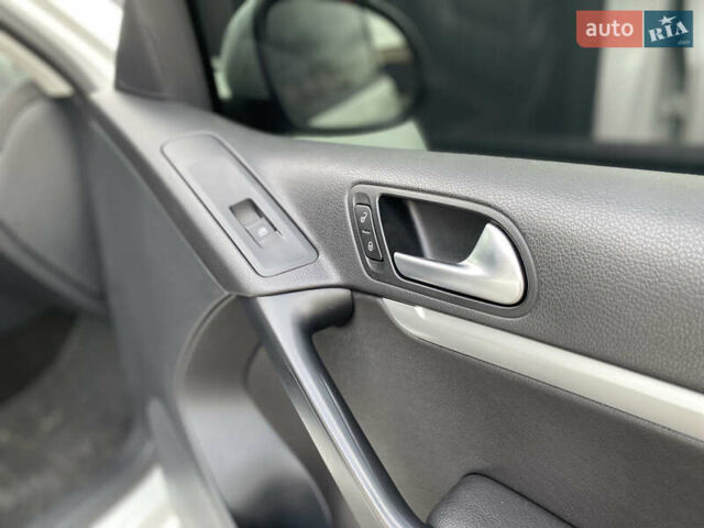 Білий Фольксваген Тігуан, об'ємом двигуна 1.98 л та пробігом 108 тис. км за 12699 $, фото 19 на Automoto.ua