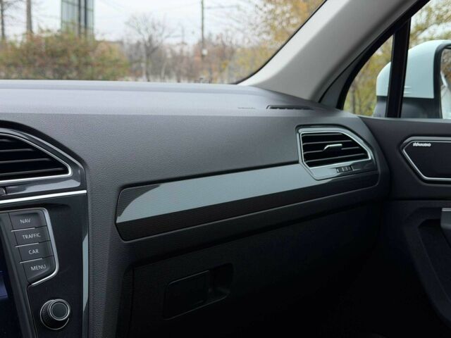 Белый Фольксваген Тигуан, объемом двигателя 2 л и пробегом 71 тыс. км за 25000 $, фото 22 на Automoto.ua